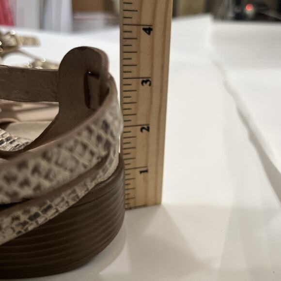 Donald J Pliner Fritz grey Snake print gladiator platform sandals size 7.5 - Picture 5 of 7